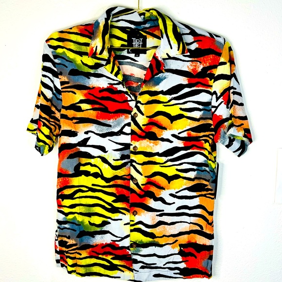 Ed Hardy Shirt Men’s Small Red Yellow Black Tiger Print All Over Print AOP NEW - Picture 2 of 7